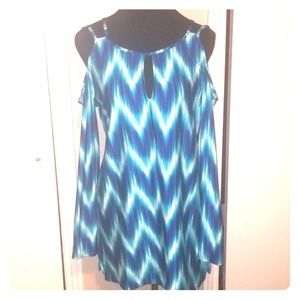 La Blanca women's cold shoulder sleeve